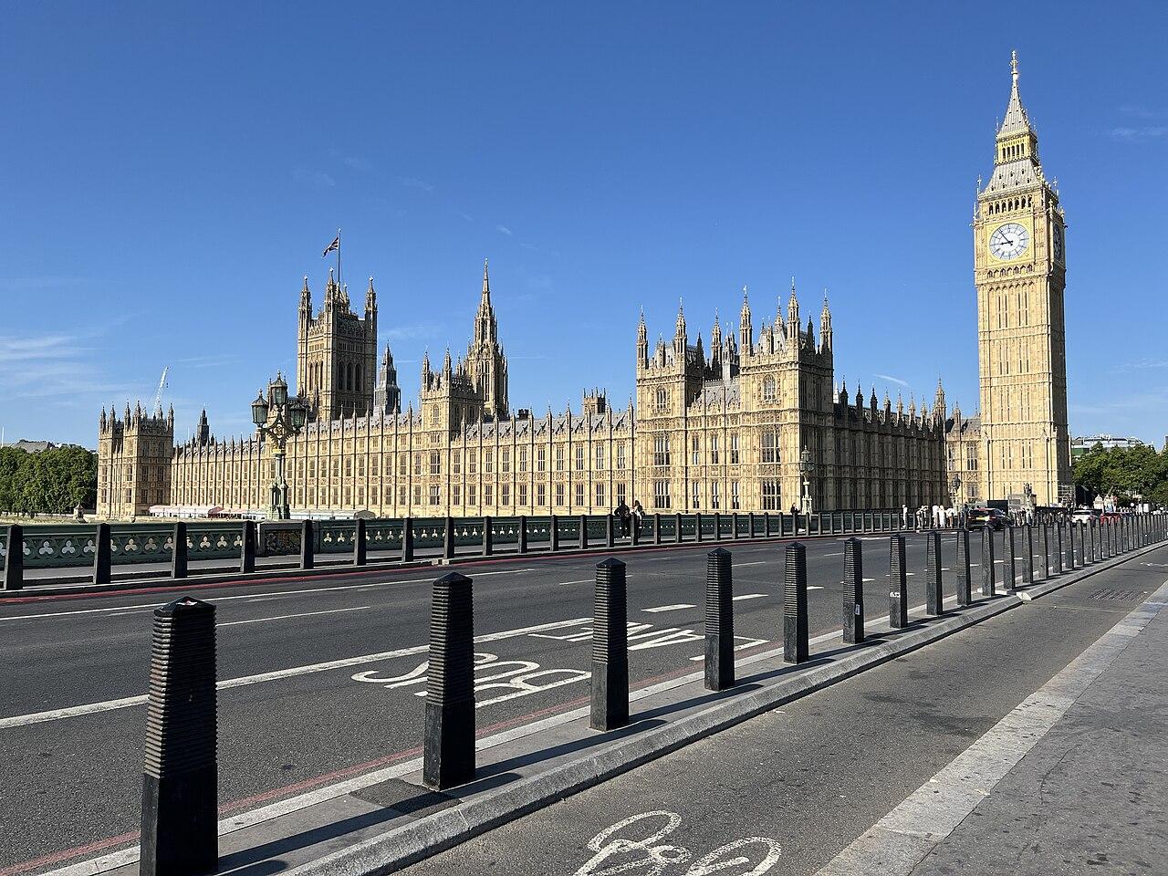 英国国会議事堂(1840〜76年、バリーとピュージン)